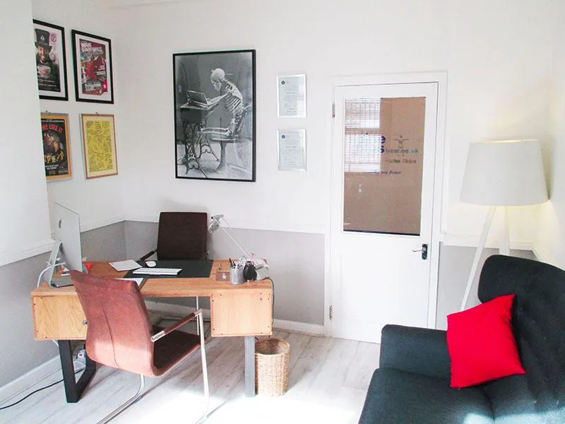 Spine Plus Bow clinic interior